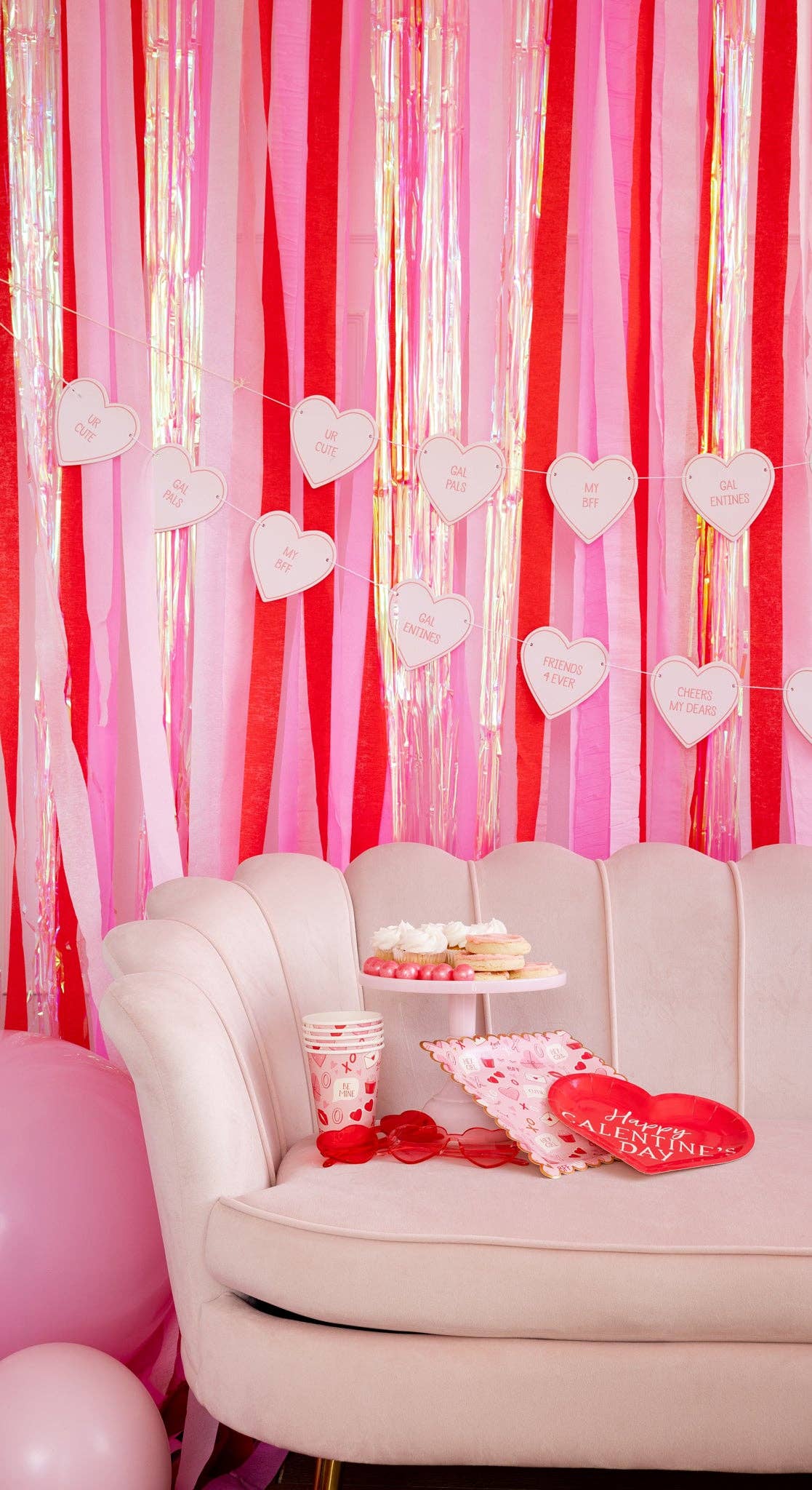 Valentine Scatter Paper Cups 8ct