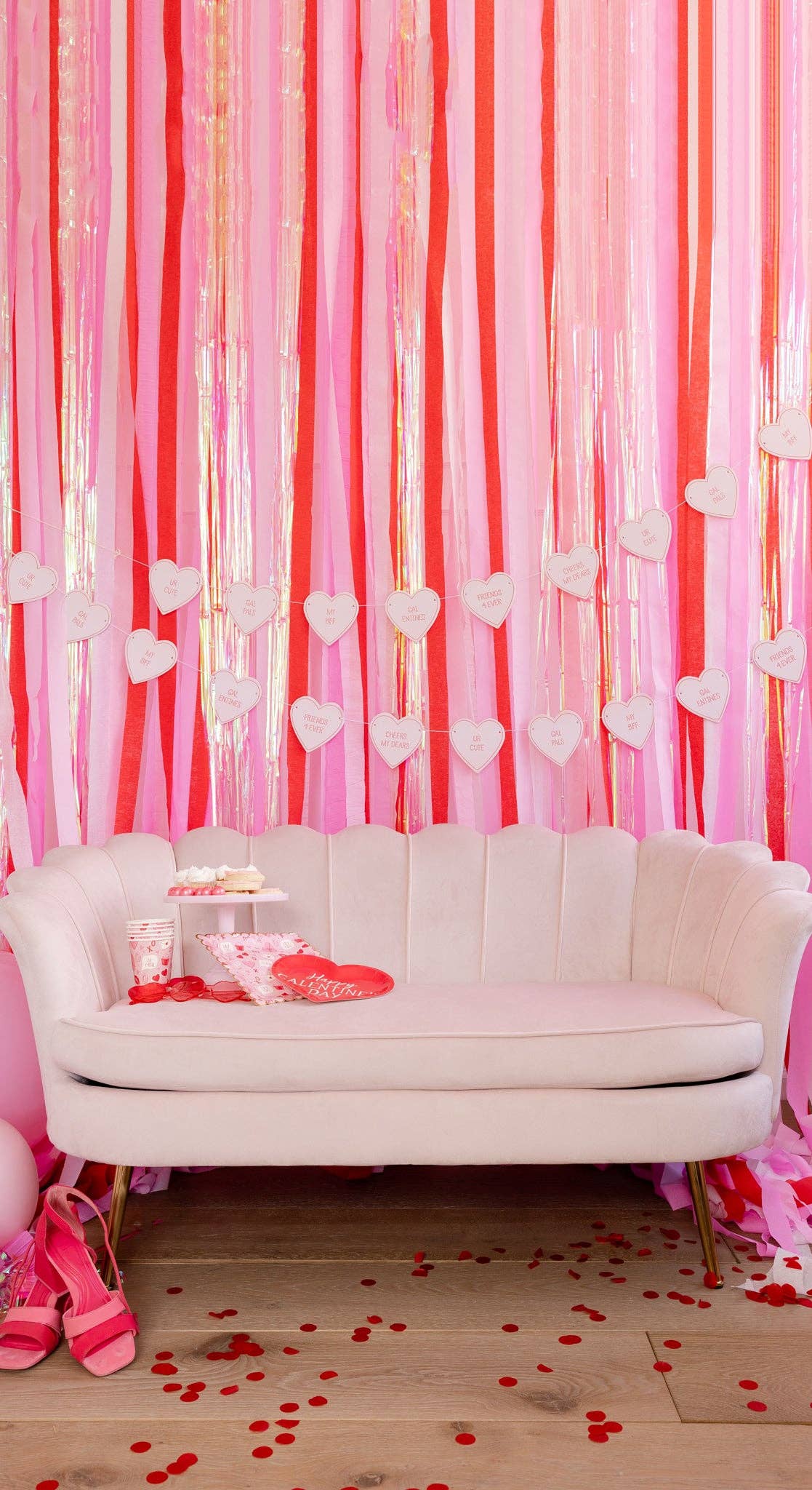 Valentine Scatter Paper Cups 8ct