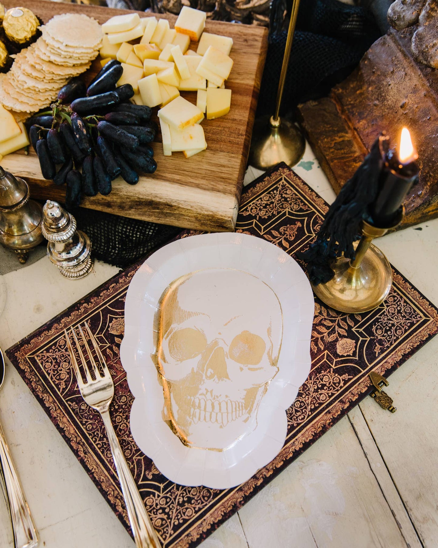 Happy Haunting Skull Plates 8ct