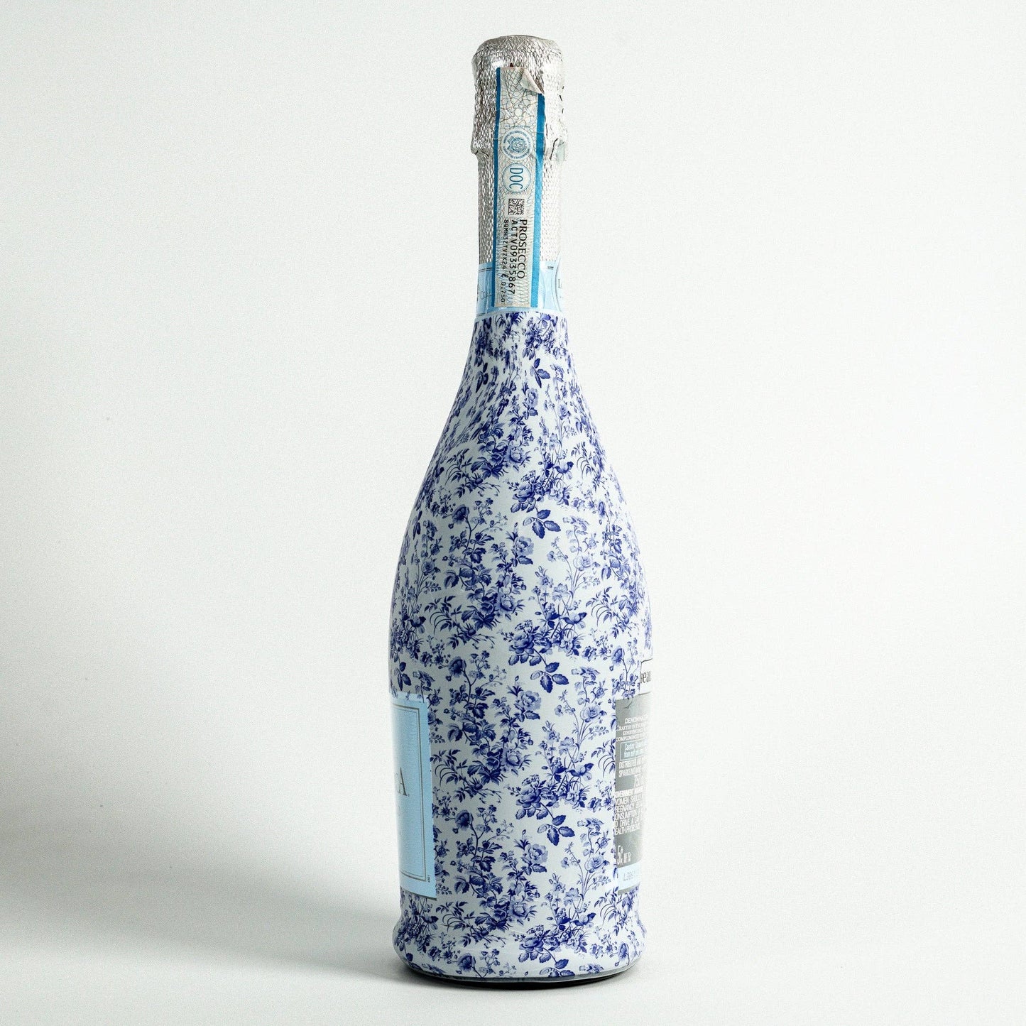 Beau Bottles Grandmillenial Blue Floral - Prosecco Collection