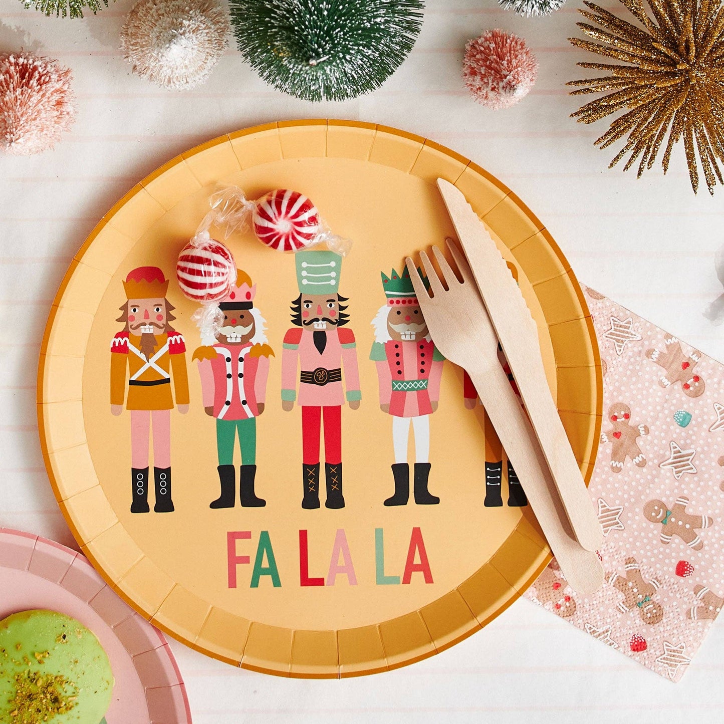 Christmas Characters Large Plates (10 Per Pack)