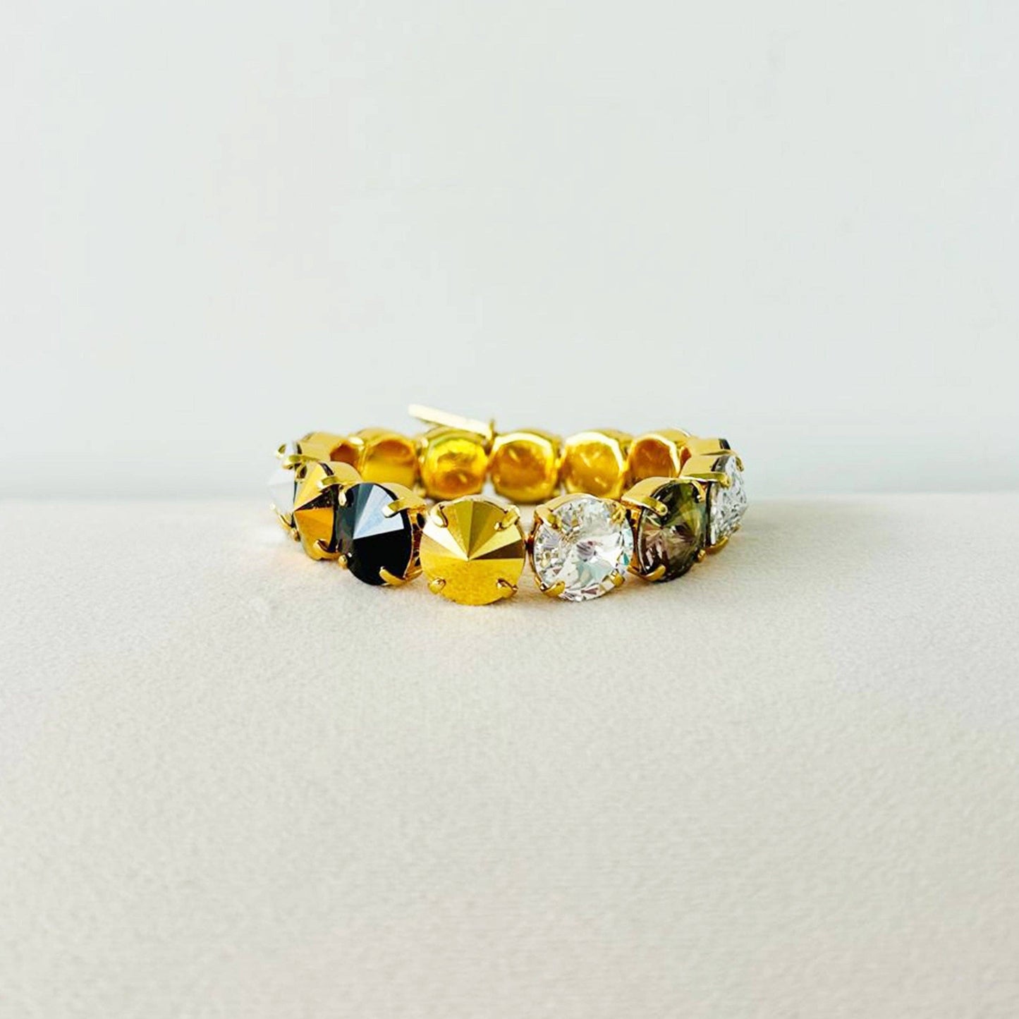Croatia Stretch Bracelet in Mixes: Candy Crush / Medium