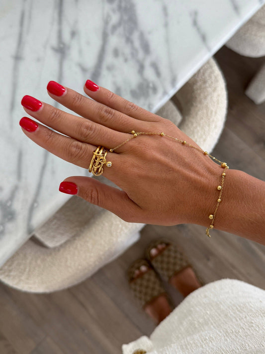 Julia Interlocking Gold Rings: Size 7.5