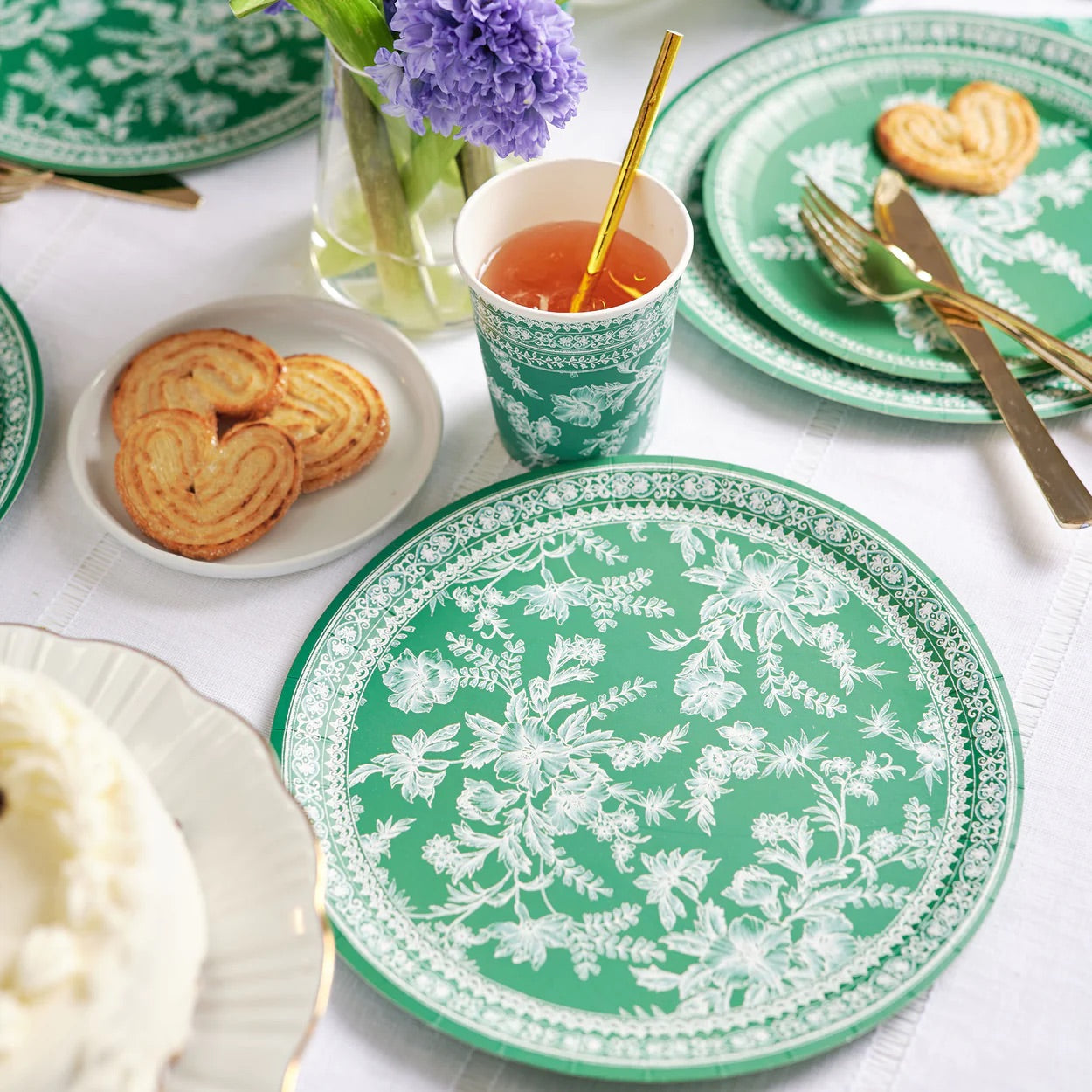 Emerald Green Toile Large Dinner Plates- 10ct