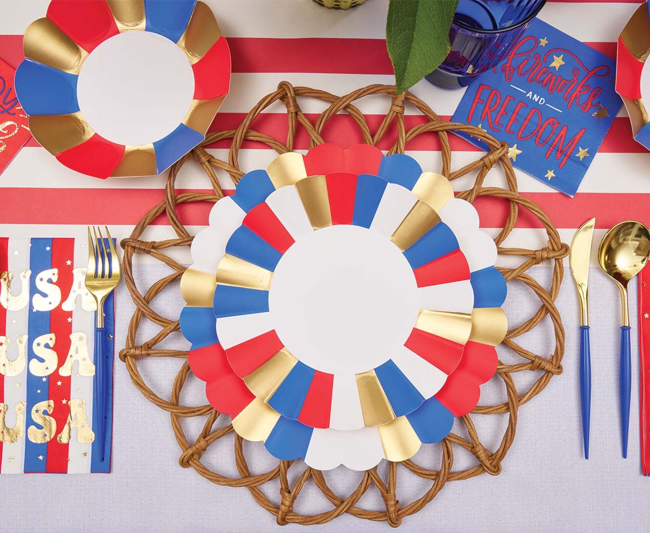 Patriotic Flower Scalloped Salad Plate Set/8