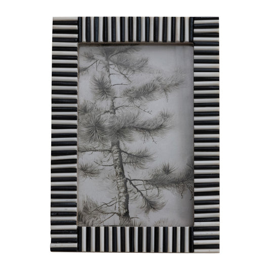 Ribbed Photo Frame, Black & White (Holds 4" x 6" Photo)
