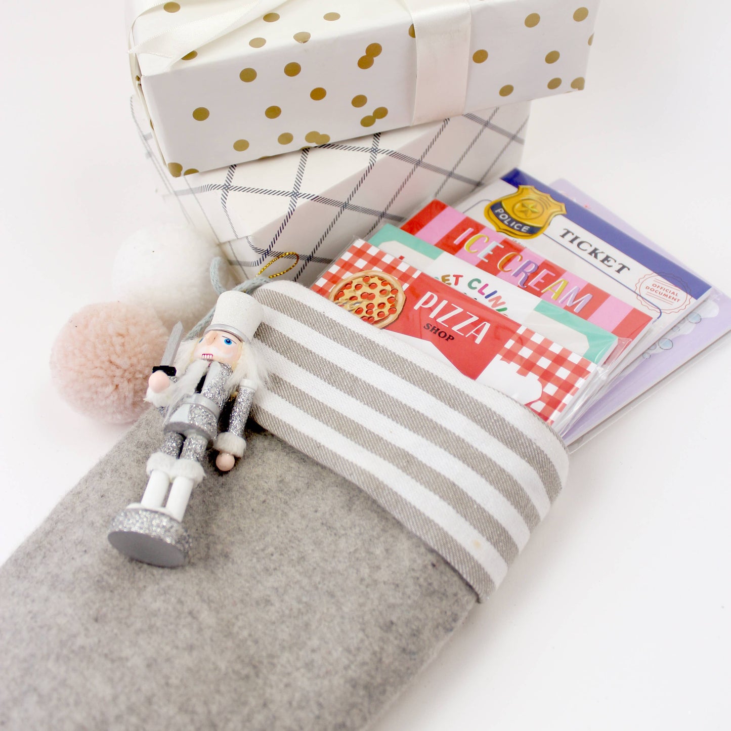 Play Notepad - Police Ticket