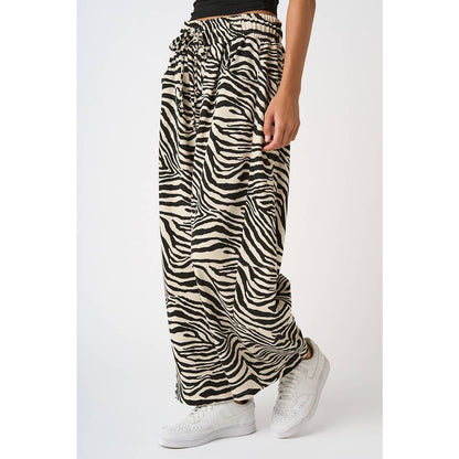 ZEBRA PRINT PULL-ON BARREL LEG PANTS: BLACK/WHITE **Run Large