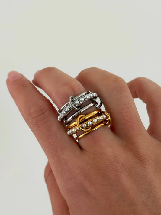 Selena Interlocking Silver Rings W/ Pearls
